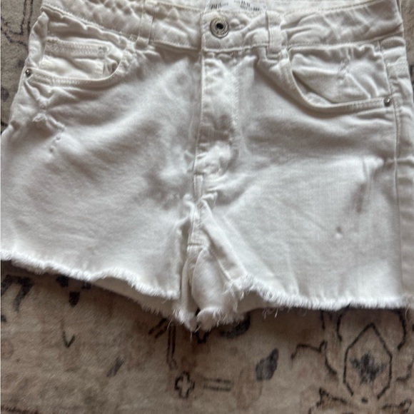 Zara White Shorts High-Waisted Distressed - Picture 2 of 5